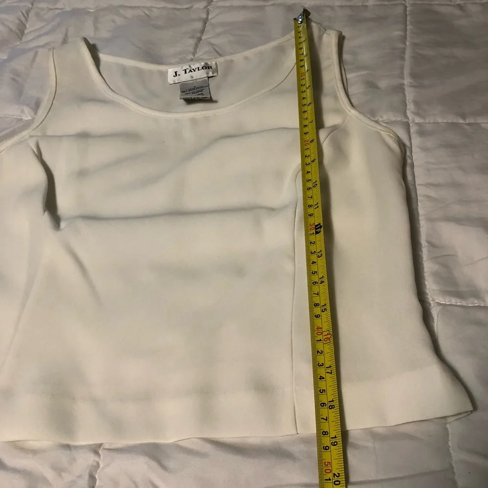 J Taylor Back White 3 pc Skirt set Timeless Professional business style size 8